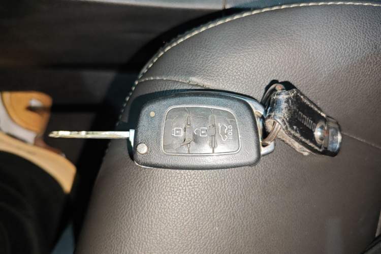 Used Hyundai Elantra 2015 1.6L Automatic Fashion Model
