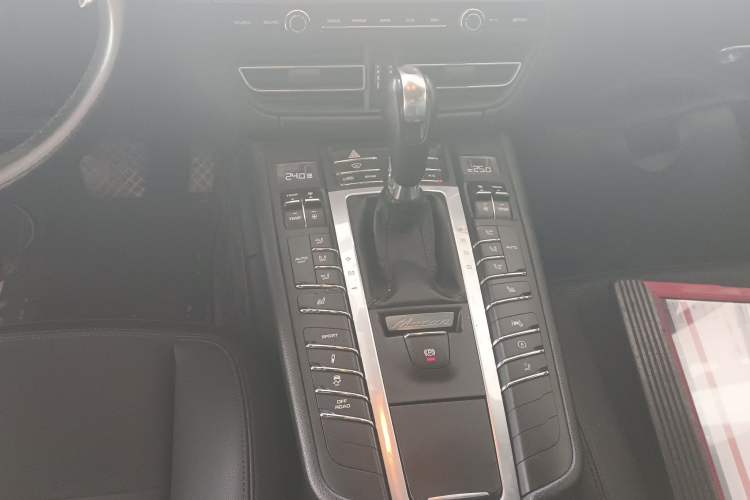 Used Porsche Macan 2018 Macan 2.0T