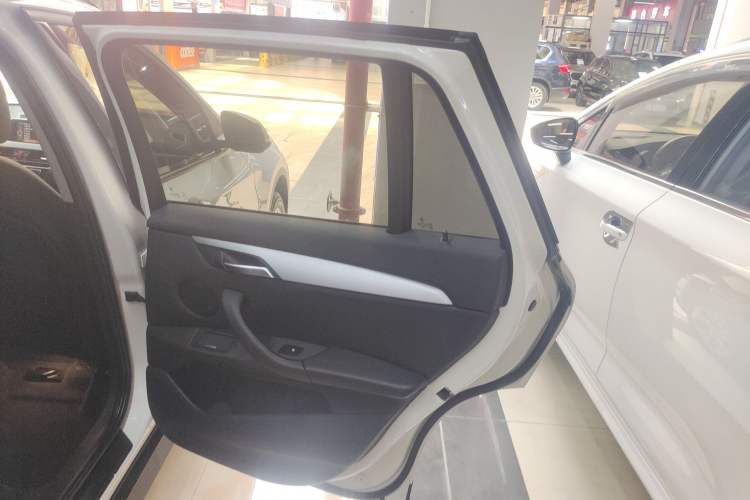 Used BMW X1 2016 sDrive18Li Premium Edition
