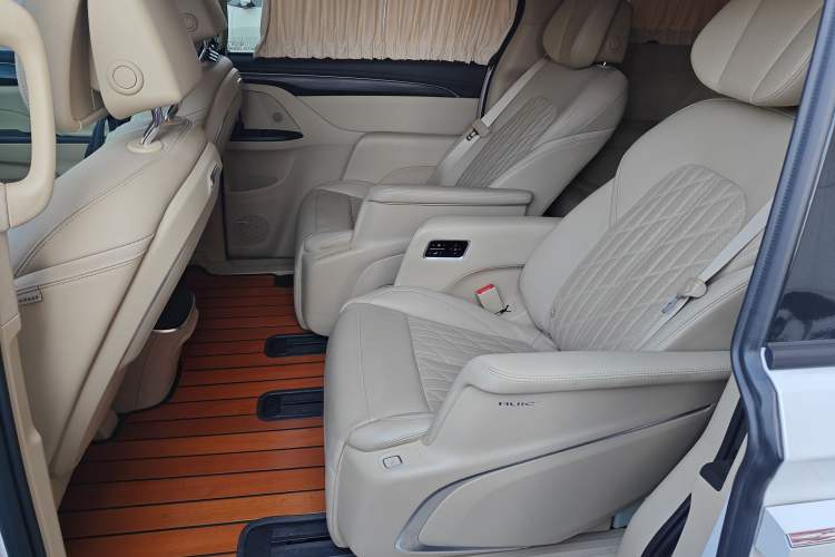 Used Buick GL8 2022 ES Landtrek 653T Flagship Model
