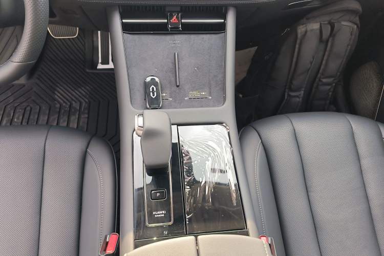 Used Hima AITO M7 2024 1.5T Rear-Drive Plus Version 5 Seats
