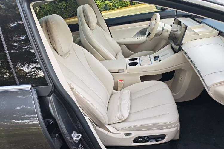 Used Hima Luxeed R7 2024 All-Electric 802 km Max
