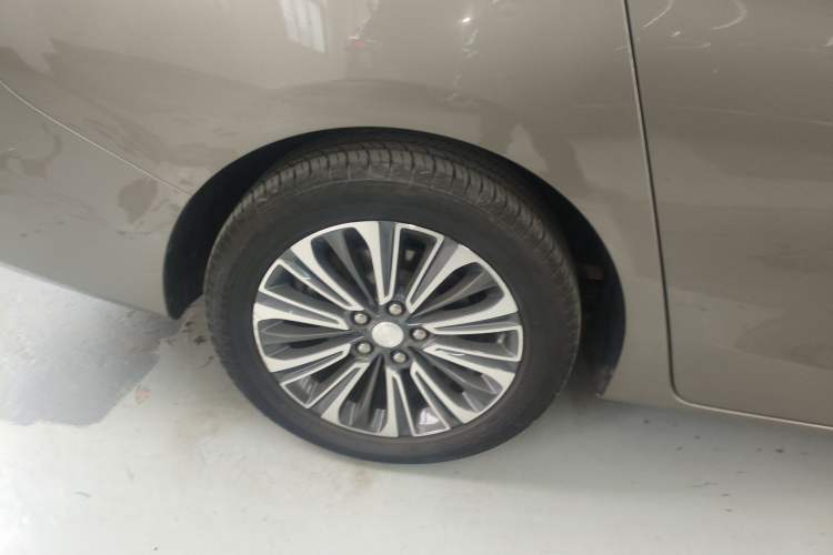 Used Buick GL8 2021 ES Landtrek 653T Luxury Model
