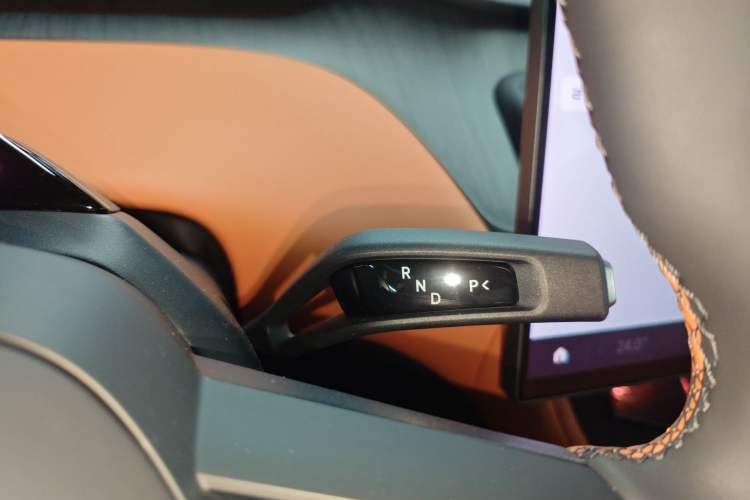 Used  YU7 2025 Ultra-Long Range High-Performance All-Wheel-Drive Max Edition
