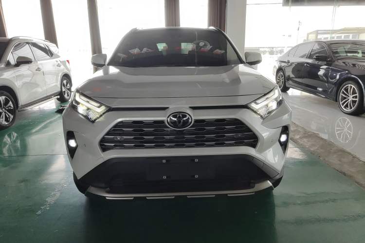 Used Toyota RAV4 2024 2.0L CVT Two-Wheel Drive Fashion Plus Edition
