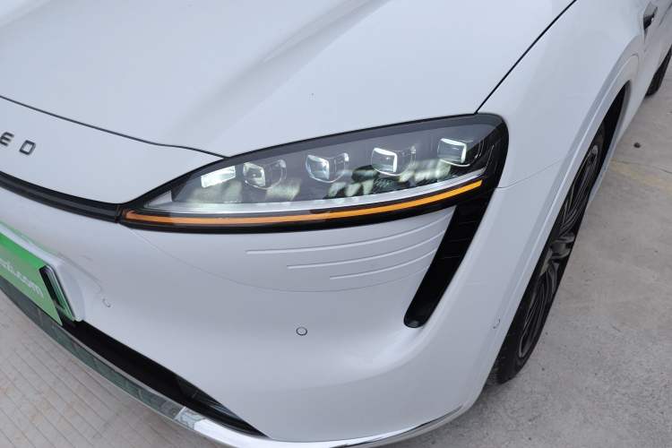 Used Hima Luxeed R7 2024 All-Electric 736 km Ultra