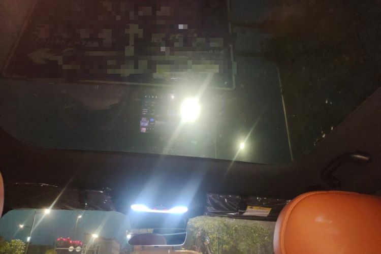 Used  Q07 2025 215 Prestige Edition