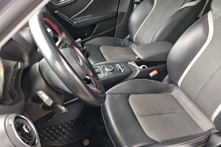 Used Audi Q2L 2021 35 TFSI Fashion Dynamic Model
