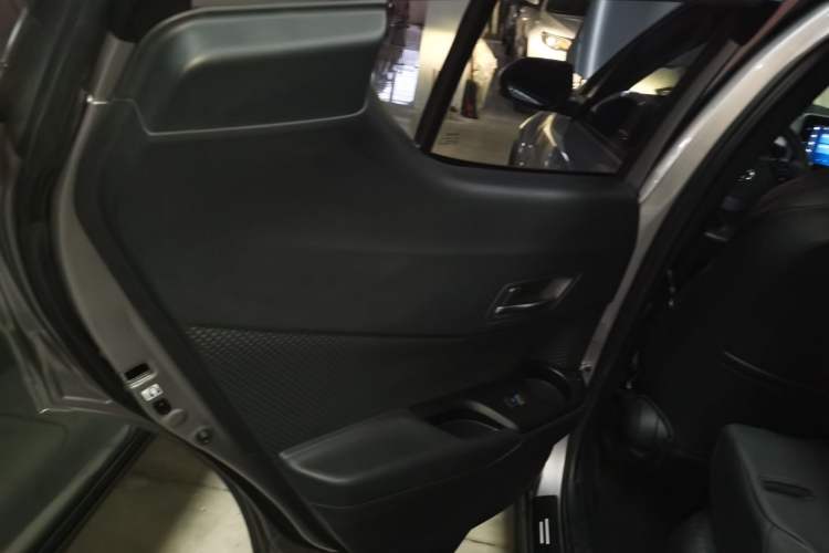 Used Toyota IZOA 2021 2.0L Enjoy Edition
