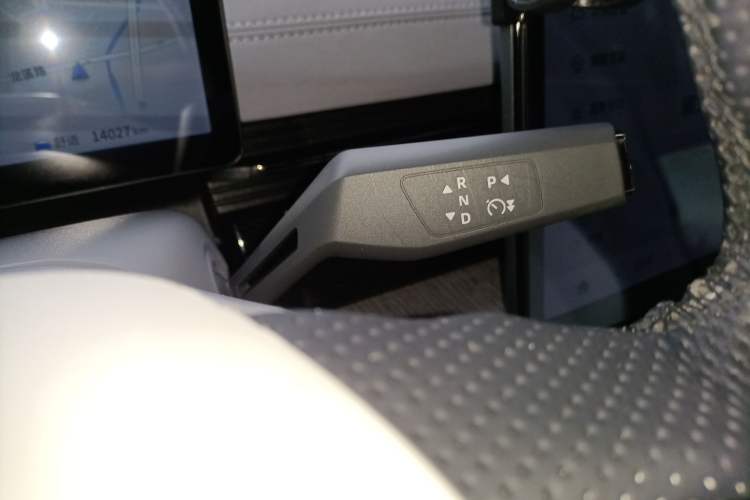 Used  eπ007 2024 Pure Electric 530 Air Edition
