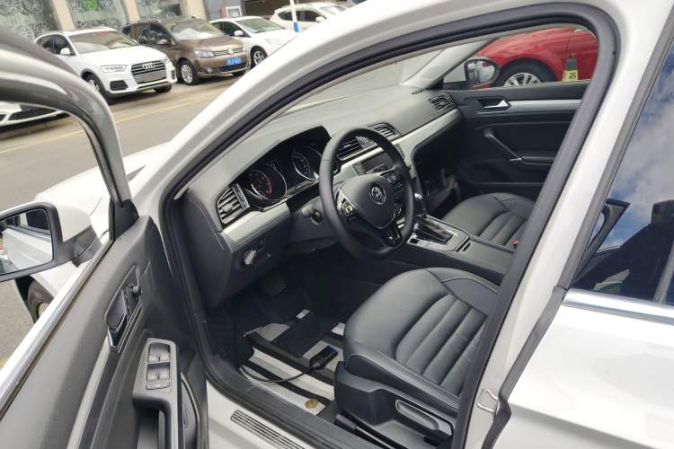 Used Volkswagen Lamando 2018 280TSI DSG Comfort Edition
