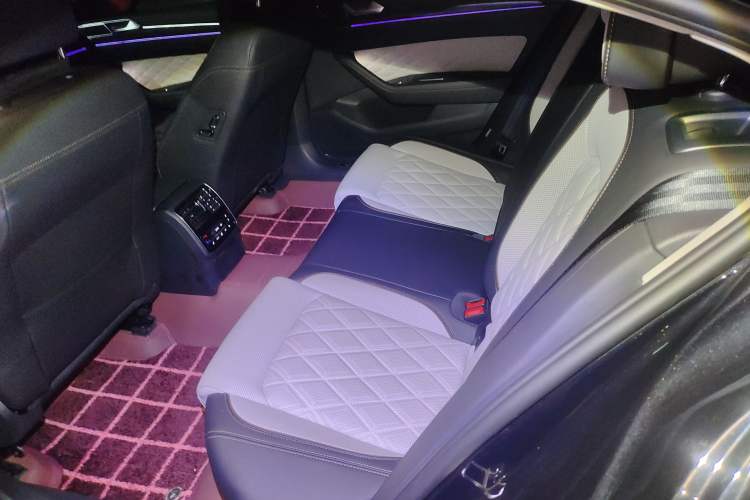 Used Volkswagen Magotan 2023 2 Million Units Limited-Edition 380TSI DSG Flagship Version
