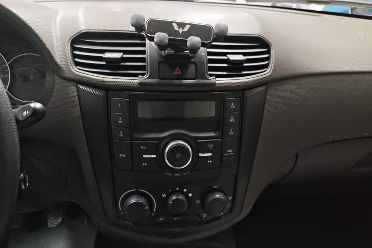 Used Wuling Hongguang 2020 1.2L S Base Model China VI LSI
