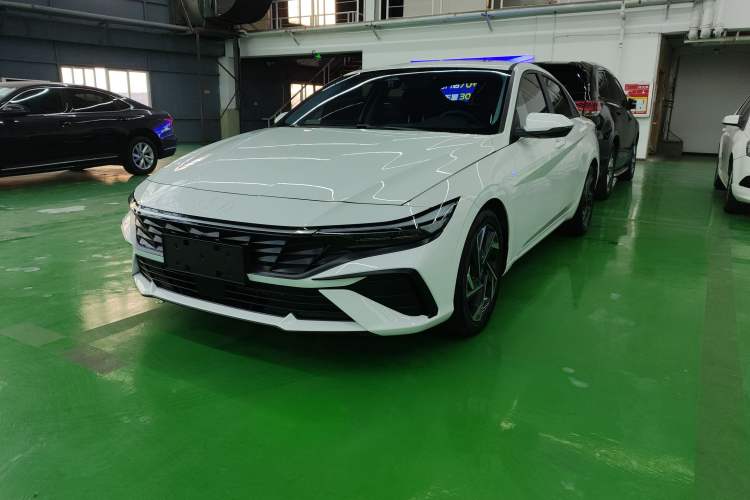 Used Hyundai Elantra 2023 1.5L CVT LUX Prestige Edition