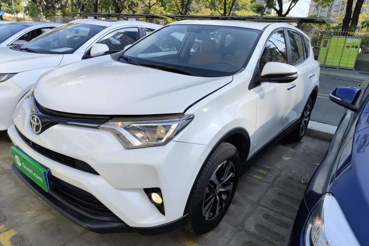 Used Toyota RAV4 2018 2.0L CVT Two-Wheel Drive Fashion X Edition
