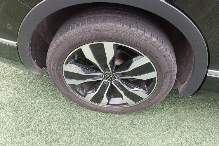 Used Volkswagen Tiguan L 2022 330TSI Automatic Two-Wheel Drive R-Line Enhanced Edition
