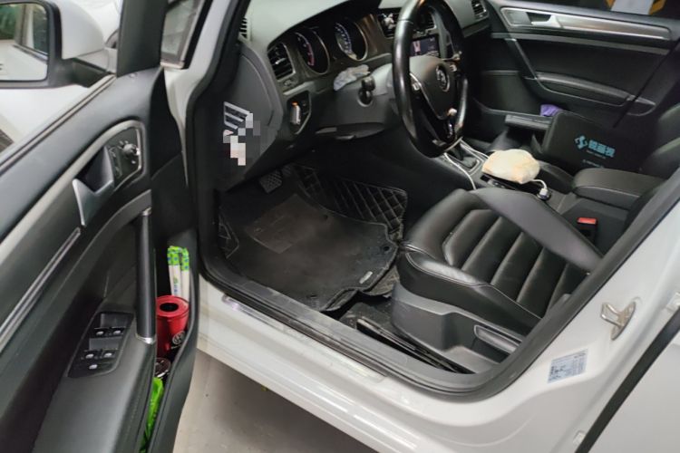 Used Volkswagen Golf 2016 230TSI Automatic Luxury Version
