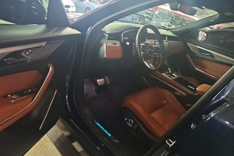 Used Jaguar F-PACE 2021 340 PS R-Dynamic SE