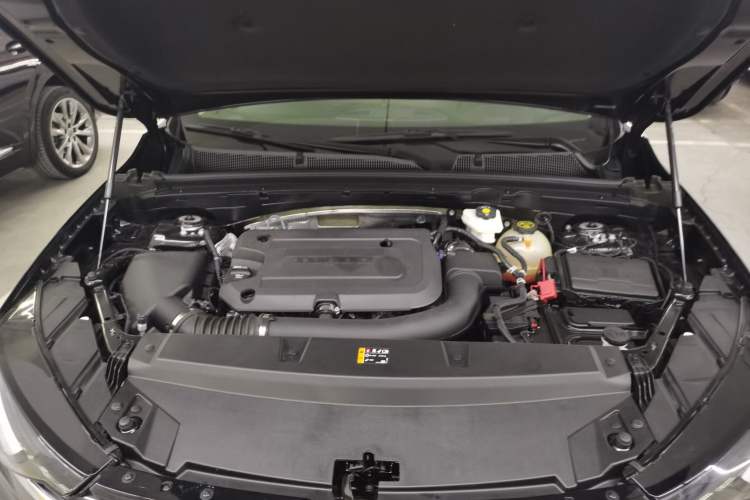 Used Buick Envision 2023 Encore Plus 652T Five-Seat All-Wheel-Drive Luxury Model