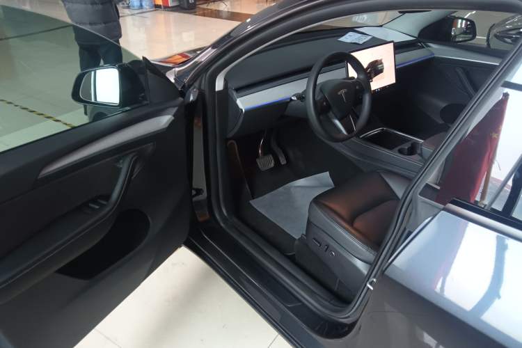 Used Tesla Model Y 2024 Rear-Wheel-Drive Version
