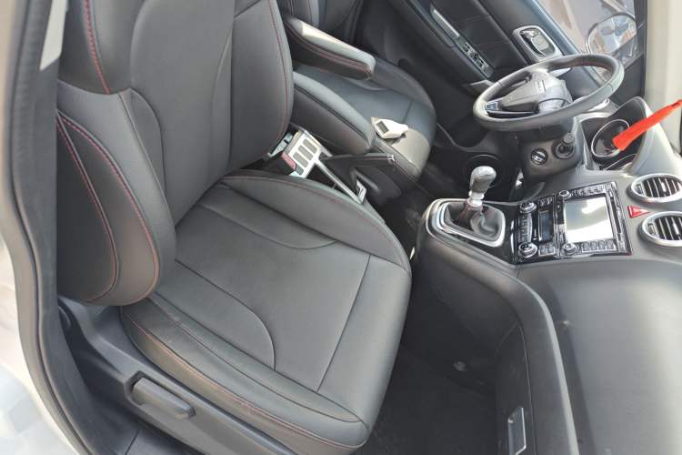 Used Haval H6 2016 Upgraded Model 1.5T Manual Two-Wheel Drive Elite Version
