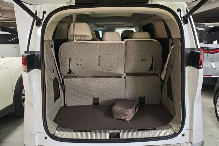 Used Denza D9 2022 DM-i 970 Four-Wheel Drive Flagship Model