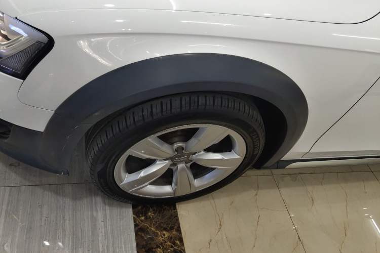 Used Audi A4 2014 40 TFSI allroad quattro plus version
