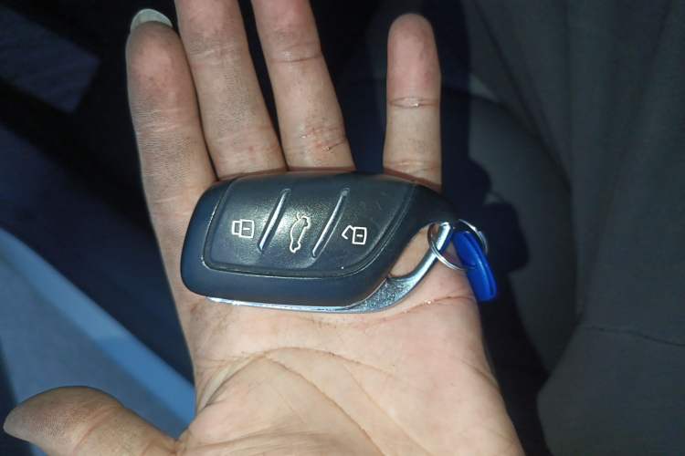 Used Roewe i5 2021 1.5L CVT Black Gold Edition
