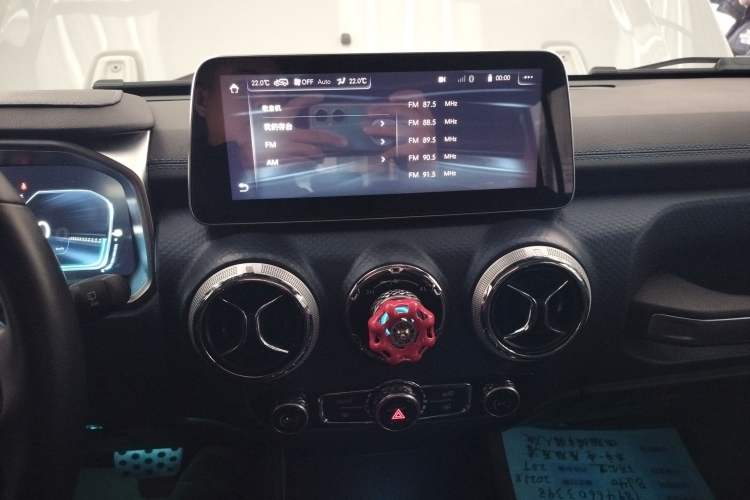 Used  BJ40 2020 2.0T Automatic Four-Wheel Drive Urban Hunter Edition Chivalrous Type
