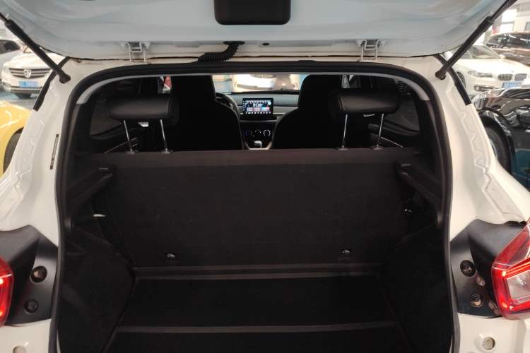 Used Dongfeng NAMMI BOX 2022 Champion Edition Light Wind Version 201KM Standard Model