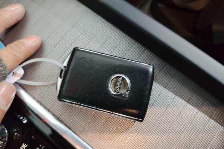 Used Volvo XC60 New Energy 2021 T8 E-Drive Hybrid Smart & Dynamic Edition