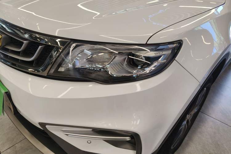 Used Geely Auto Emgrand X7 Sport 2020 1.8TD DCT Two-Wheel Drive Smart Connect 4G-Enabled Version
