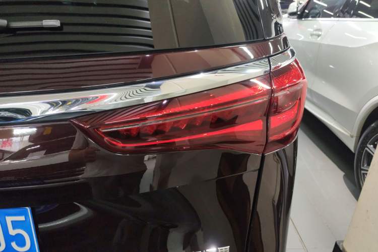 Used Buick GL8 2022 Avenir Aivia 7-Seater Deluxe Edition
