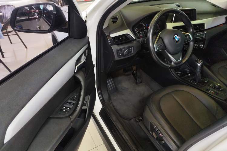 Used BMW X1 2016 sDrive18Li Premium Edition
