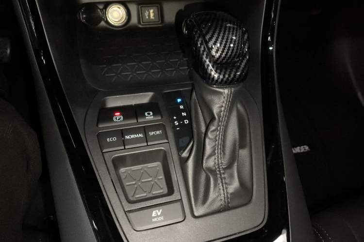 Used Toyota Wildlander 2024 Dual-Motor 2.5L E-CVT Two-Wheel Drive Luxury PLUS Edition
