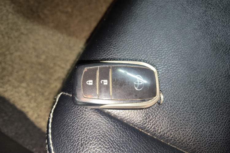 Used Toyota RAV4 2018 2.0L CVT Two-Wheel Drive Fashion X Edition
