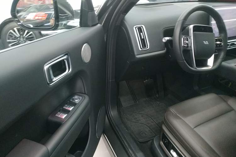 Used Li Auto L8 2023 Pro Model
