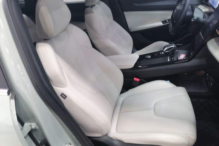 Used Geely Auto Emgrand X7 Sport 2023 Boyue COOL 1.5TD ZhiZun Edition