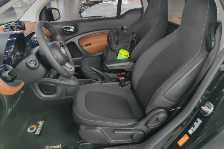 Used  fortwo 2019 0.9T 66kW Hardtop Wind Power Edition China VI
