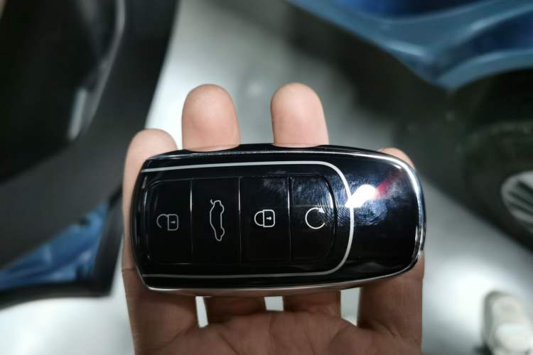 Used Chery Tiggo 8 PLUS C-DM 2025 1.5T 116 km Prestige Version 5 Seats
