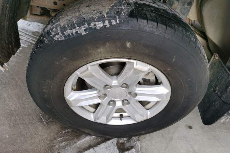 Used SAIC MAXUS T70 2020 2.0T Gasoline Manual Two-Wheel Drive Elite Version Standard Box High Ground Clearance
