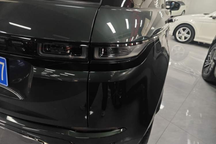 Used Land Rover Range Rover Evoque 2021 Range Rover Velar 249 PS R-Dynamic S Performance Edition