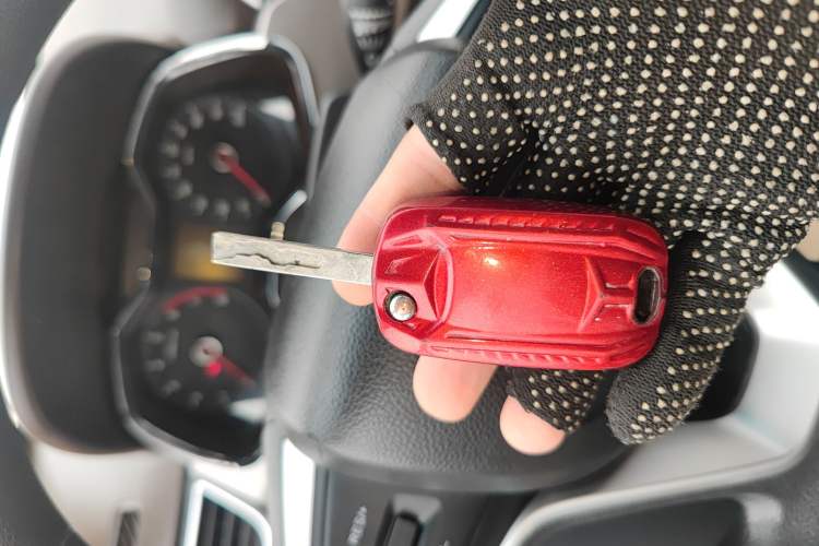 Used Baojun 310W 2017 1.5L Manual Fashion Model China V
