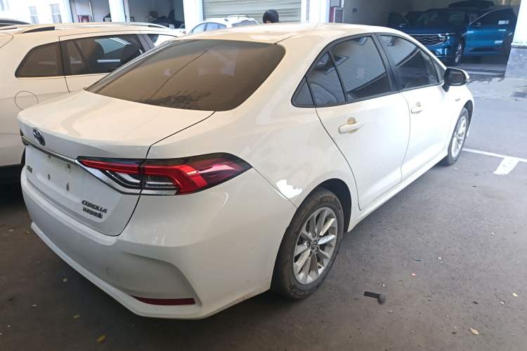 Used Toyota Corolla 2021 Dual-Motor 1.8L E-CVT Elite Edition
