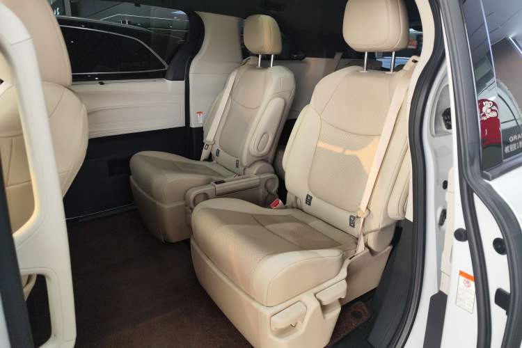 Used Toyota Granvia 2023 2.5L Hybrid Prestige PLUS Edition