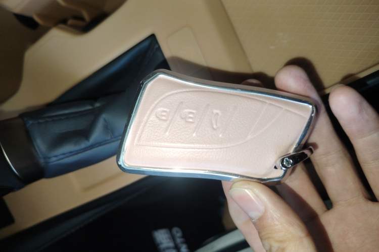 Used Lexus ES 2023 200 Excellence Edition
