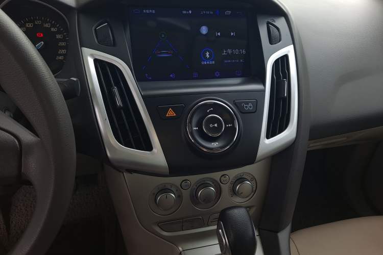 Used Ford Focus 2012 Sedan 1.6L Automatic Comfort Model
