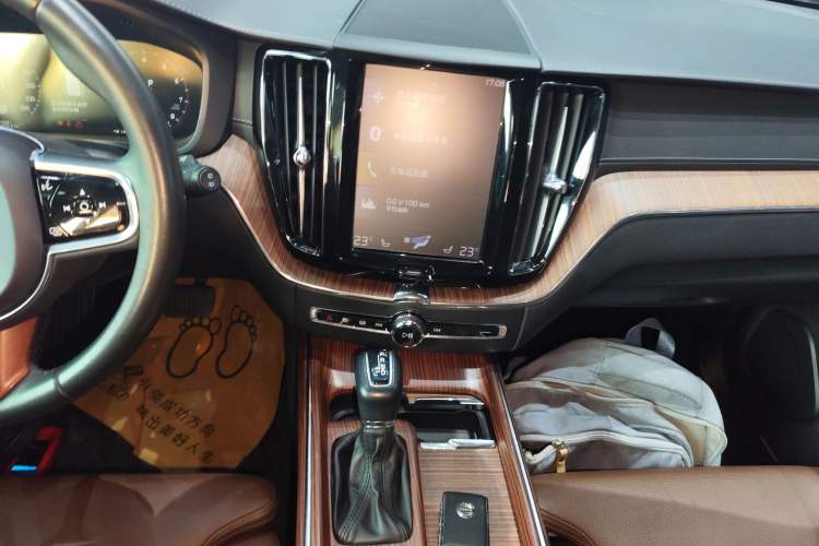 Used Volvo XC60 2021 T5 4x4 Smart Luxury Edition
