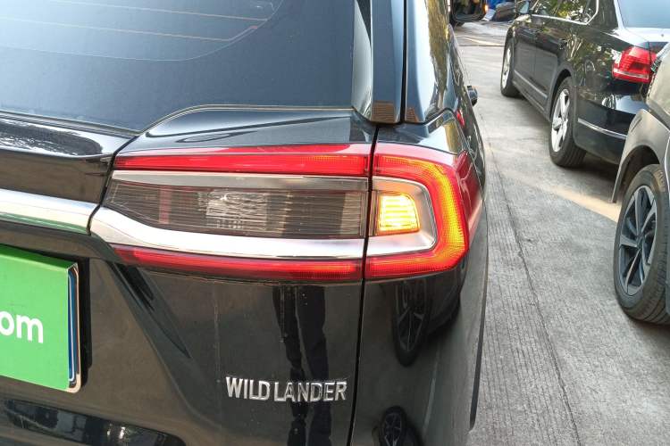 Used Toyota Wildlander 2022 2.0L CVT Two-Wheel Drive Luxury PLUS Edition
