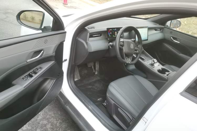 Used BYD Qin PLUS 2025 DM-i Smart Drive 55KM Leading Model
